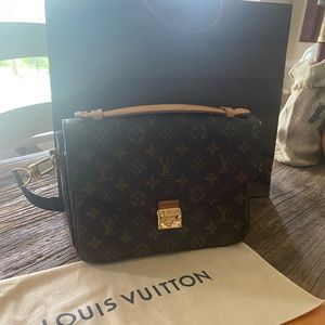 Louis Vuitton pouchette Métis